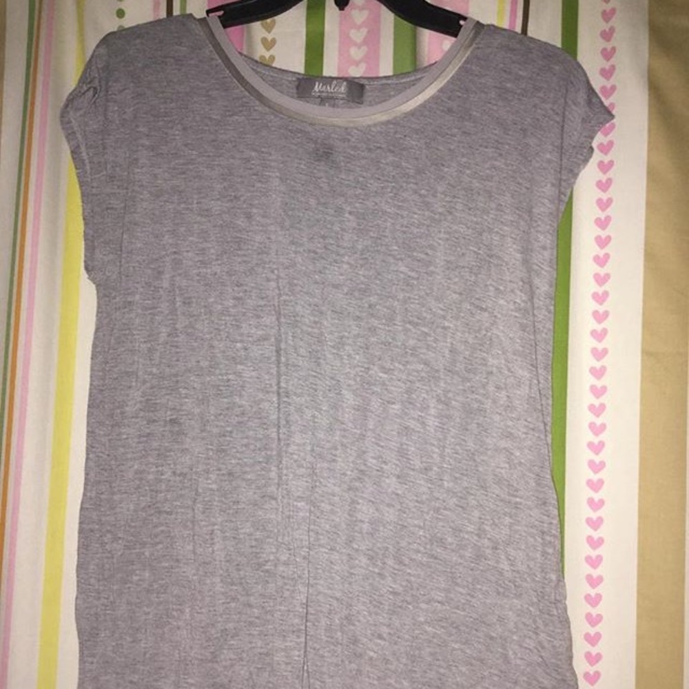 Gray short sleeve top
